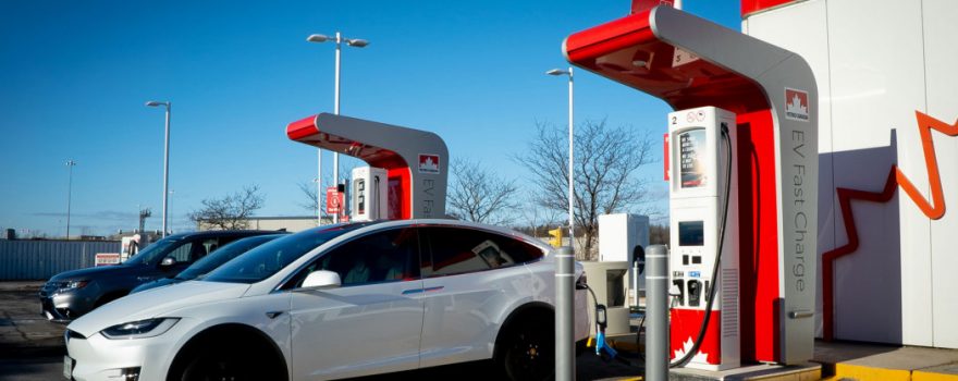 petro-canada-ev-charger_1050-880x350 Petro-Canada bornes de recharge