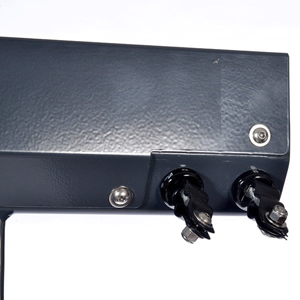 Piédestal BEQ Technology avec câbles rétractables – Image 7